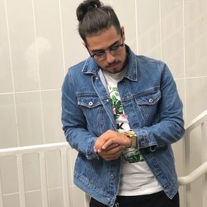 Meet your Posher, Jonathan